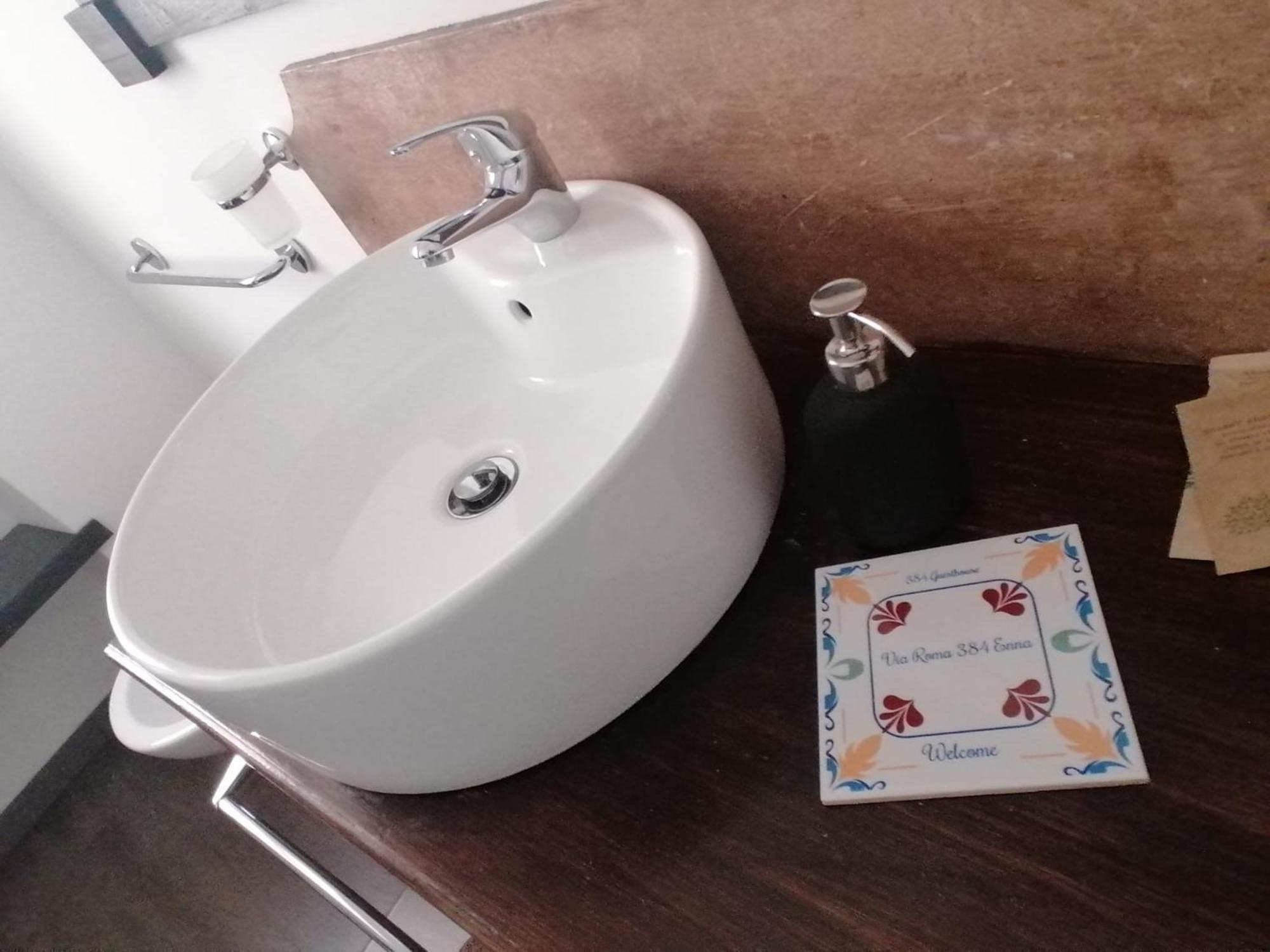 384 Guesthouse Rooms & Suite Enna Bagian luar foto